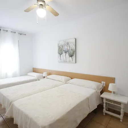 Casa Rosales 3 *