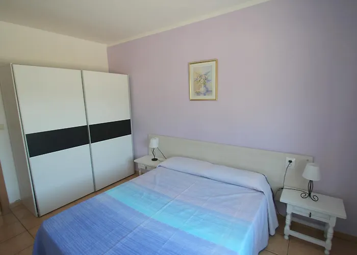 Casa Rosales 3 *